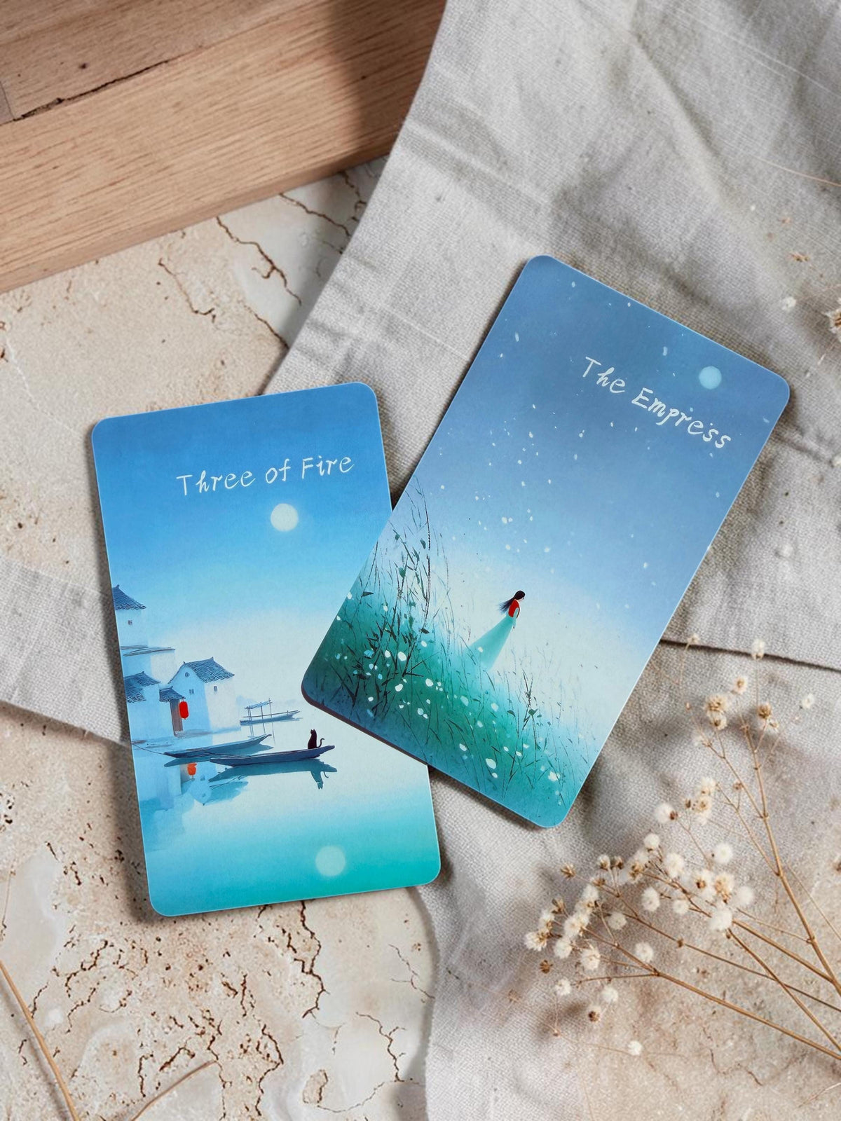 Whispering Moon Tarot: Minimalist Japanese Rider-Waite Deck